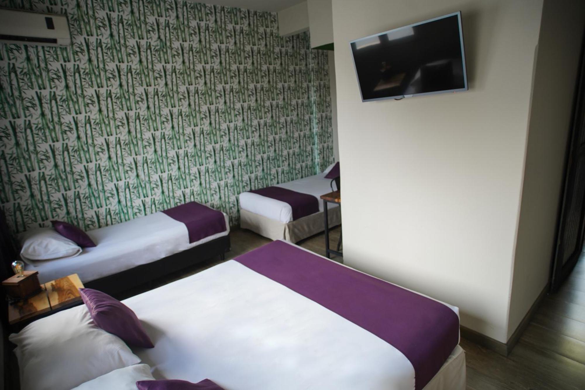 Hotel City Posadas Bagian luar foto